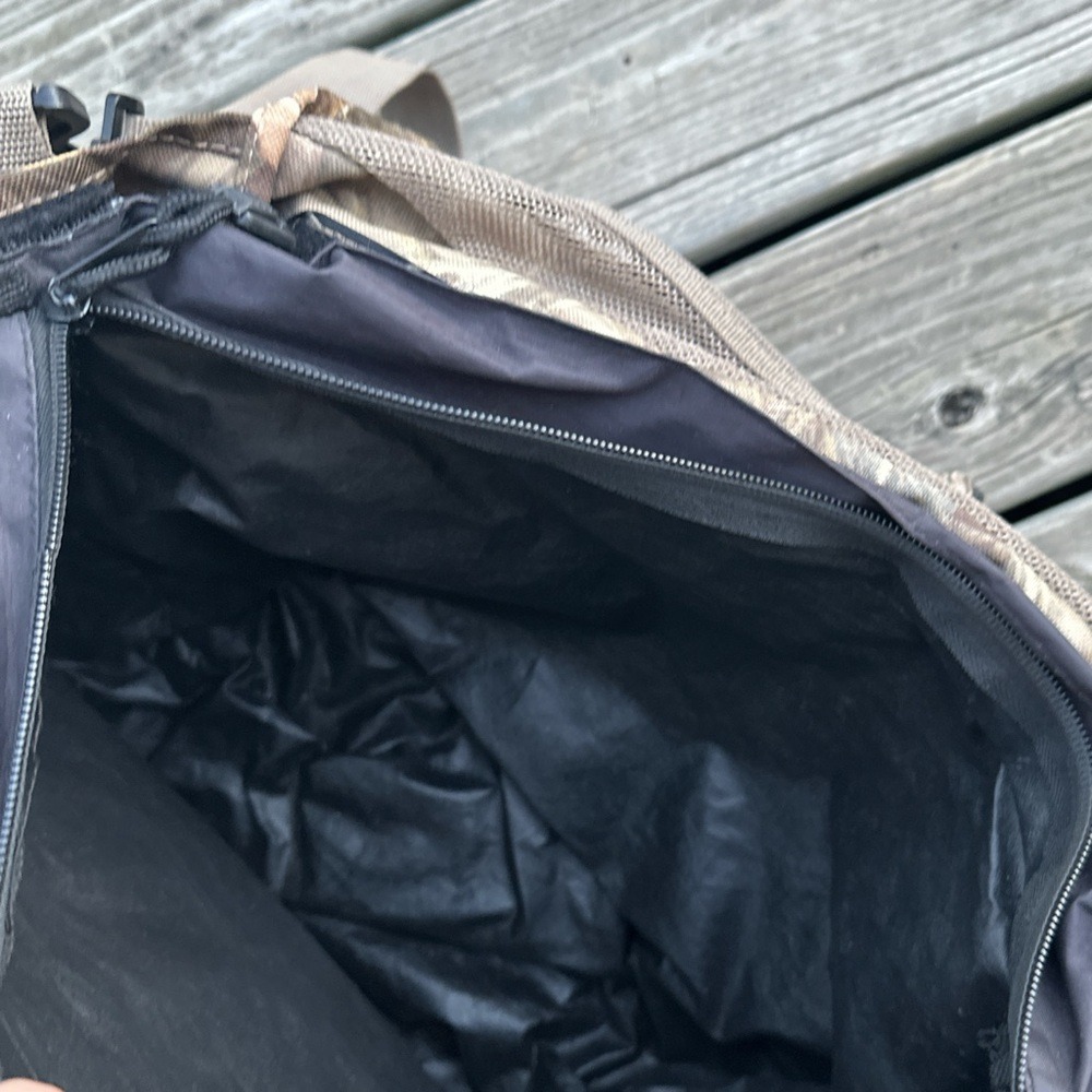 Ducks Unlimited Very Nice Avery Camouflage Men's Messenger Bag - Picture 5 of 5